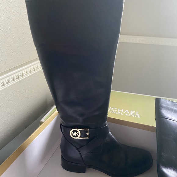 Michael Kors knee high boots - Picture 2 of 6